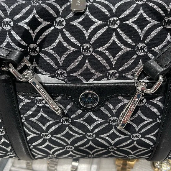 MICHAEL KORS JST TRAVEL MEDIUM DUFFLE SATCHEL SHOULDER CROSSBODY BAG MK BLACK - Picture 13 of 16